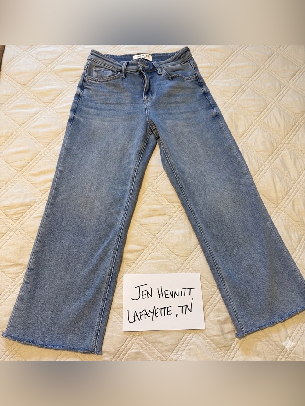 Stylish Lovervet High-Rise Wide Leg Cropped Jeans with raw edges